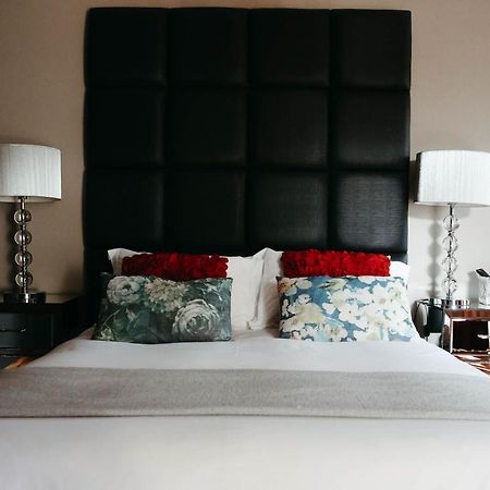 The Hedge Guesthouse Куруман Екстериор снимка