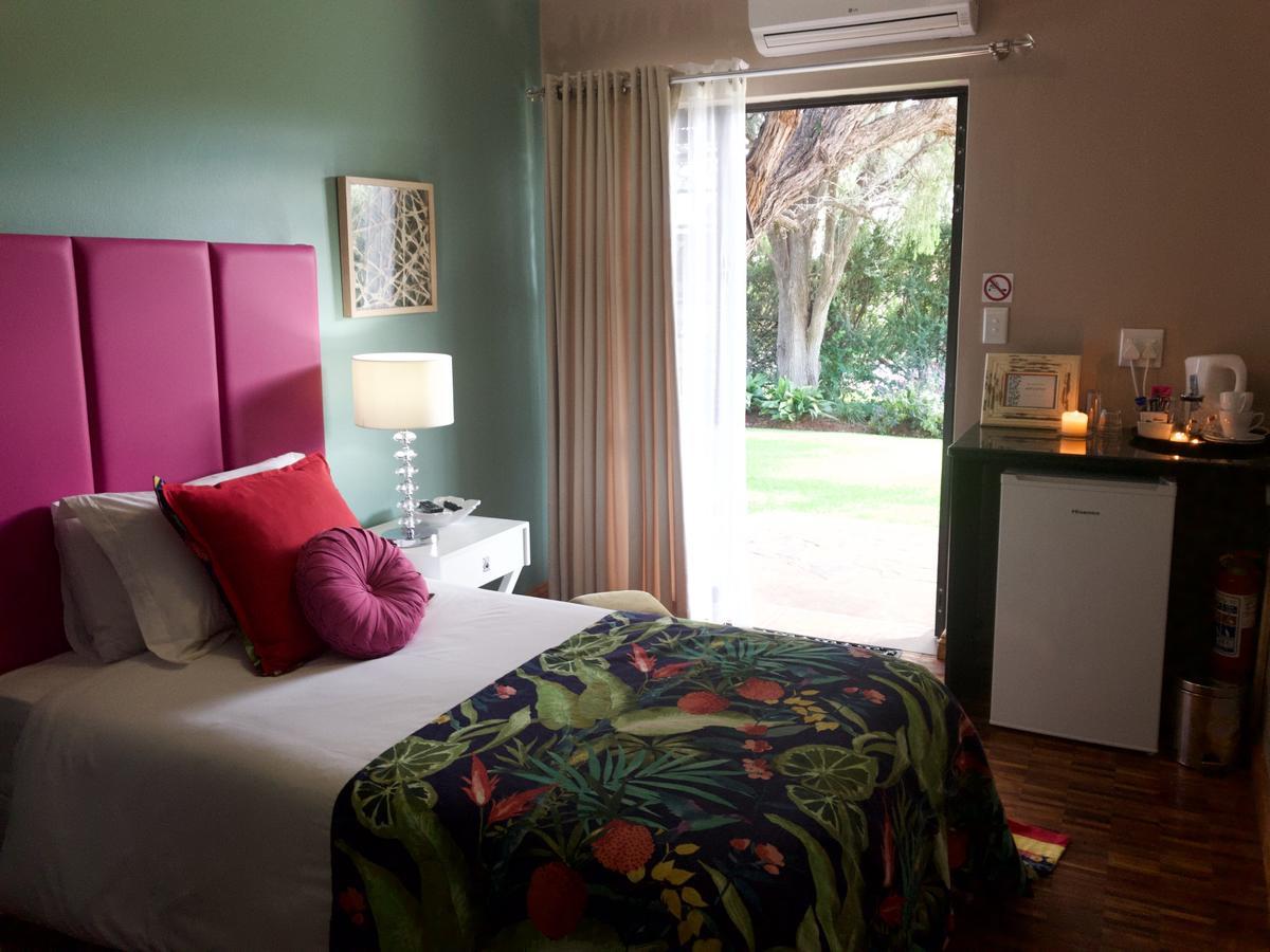 The Hedge Guesthouse Куруман Екстериор снимка